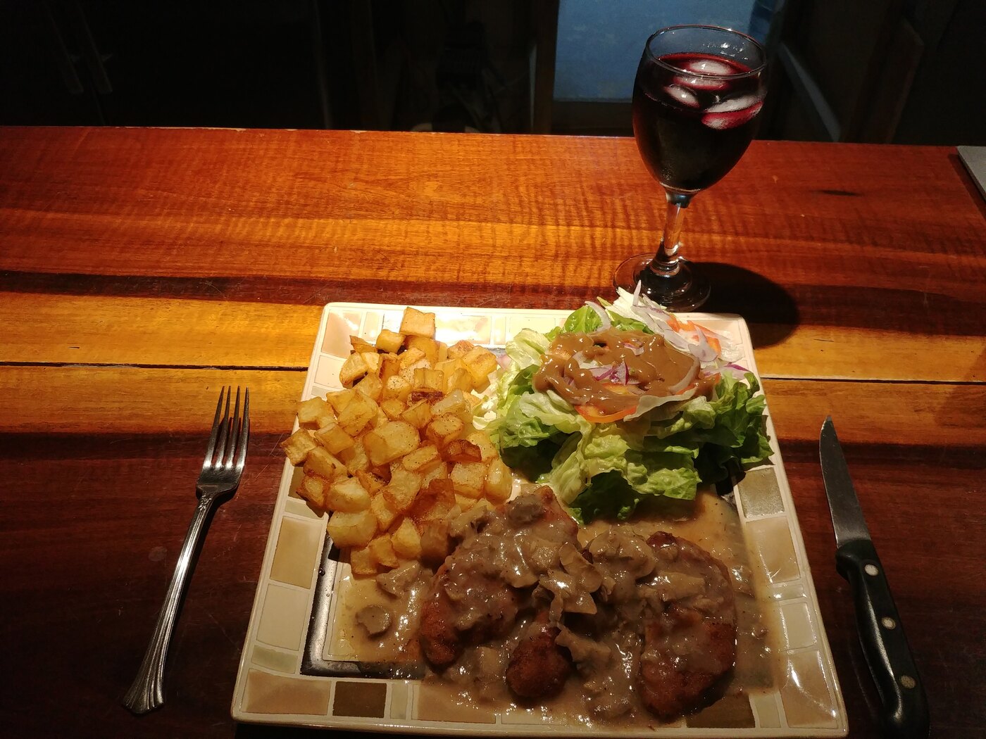 A plated dish at Suggestion Gourmet